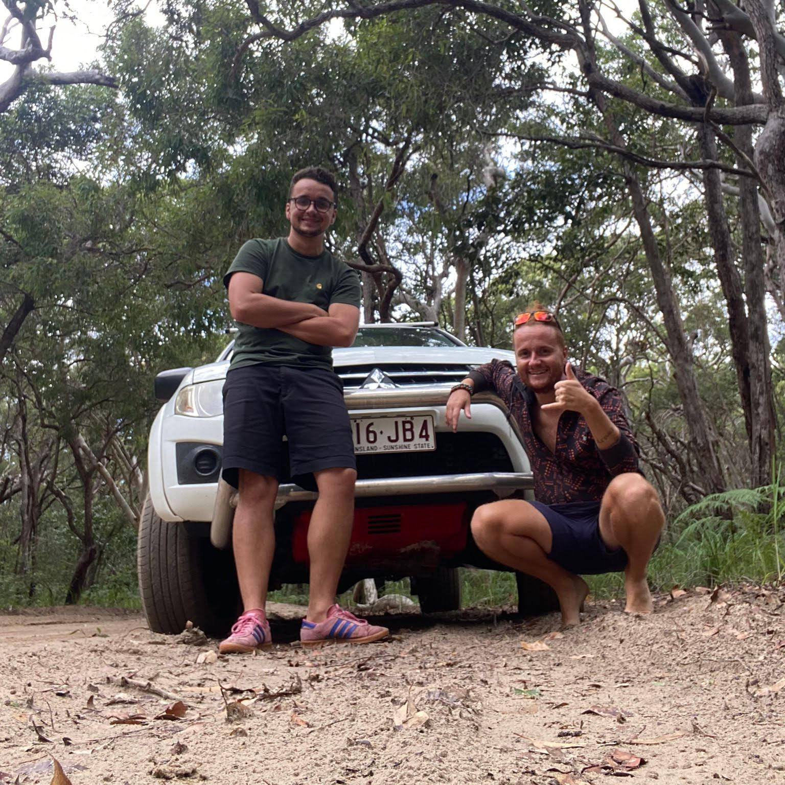 4x4 avec tente de toit pour camping en Australie